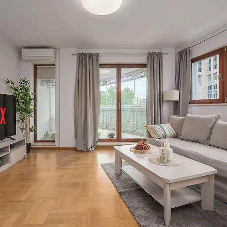 Lumina 2br With Parking, Balcony And Ac I Center